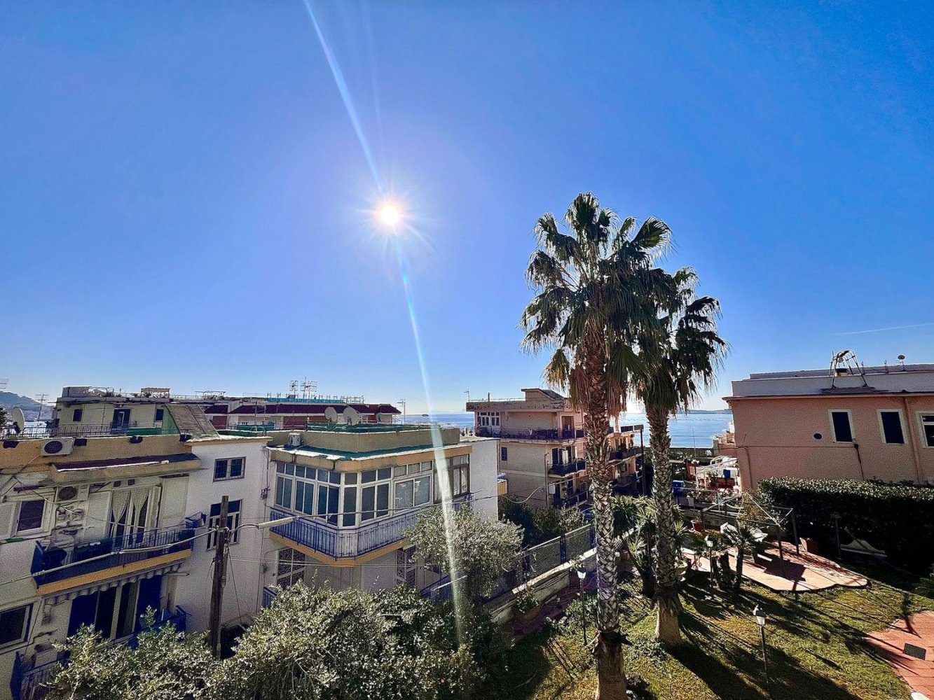 3 rooms Apartment in Pozzuoli, Italy No. 212376