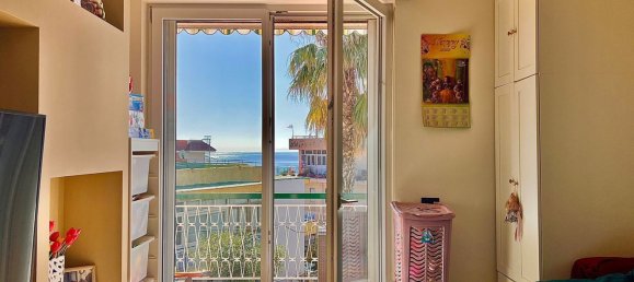 3 rooms Apartment in Pozzuoli, Italy No. 212376 4