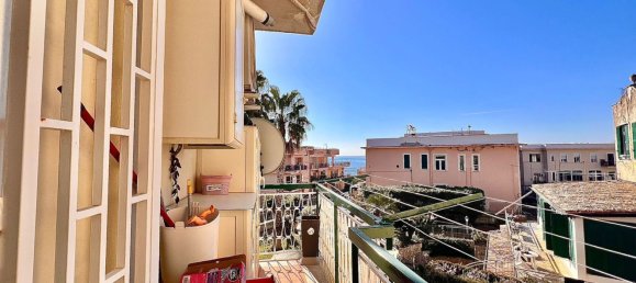 3 rooms Apartment in Pozzuoli, Italy No. 212376 9
