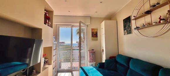 3 rooms Apartment in Pozzuoli, Italy No. 212376 5