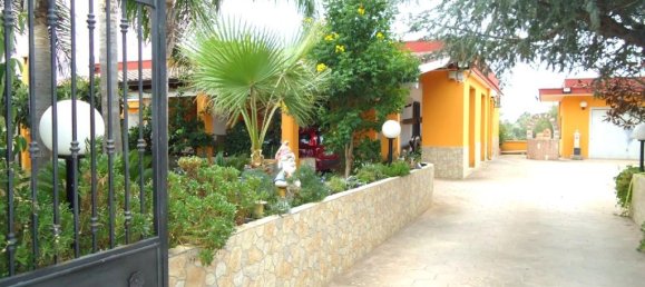 4 rooms Villa in Gallipoli, Italy No. 233814 3