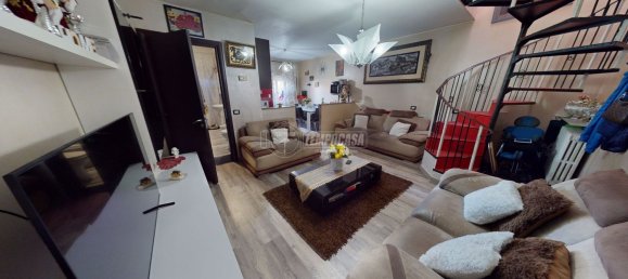 3 rooms Duplex in Cadorago, Italy No. 226409 17