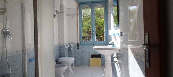 Apartamento T2 em Cagliari, Italy N.º 376899 7