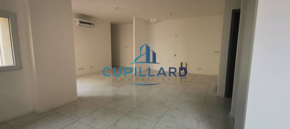 Casa de 3 dormitorios en Roanne, France No. 192917 4