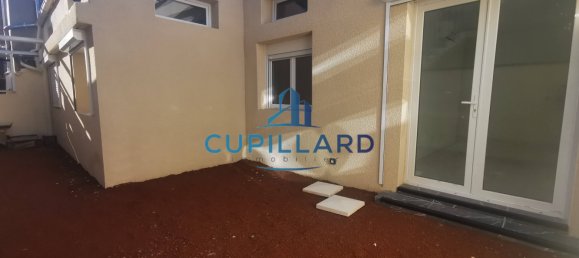 Casa de 3 dormitorios en Roanne, France No. 192917 2