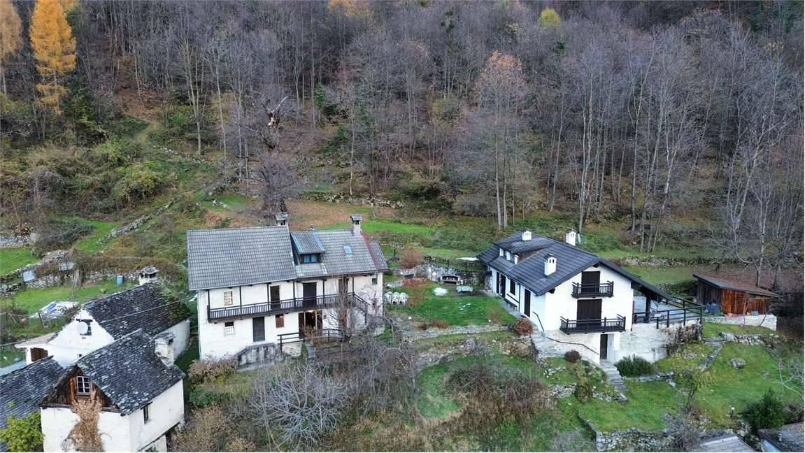 8 rooms House in Crodo, Italy No. 38114