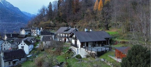 8 rooms House in Crodo, Italy No. 38114 38