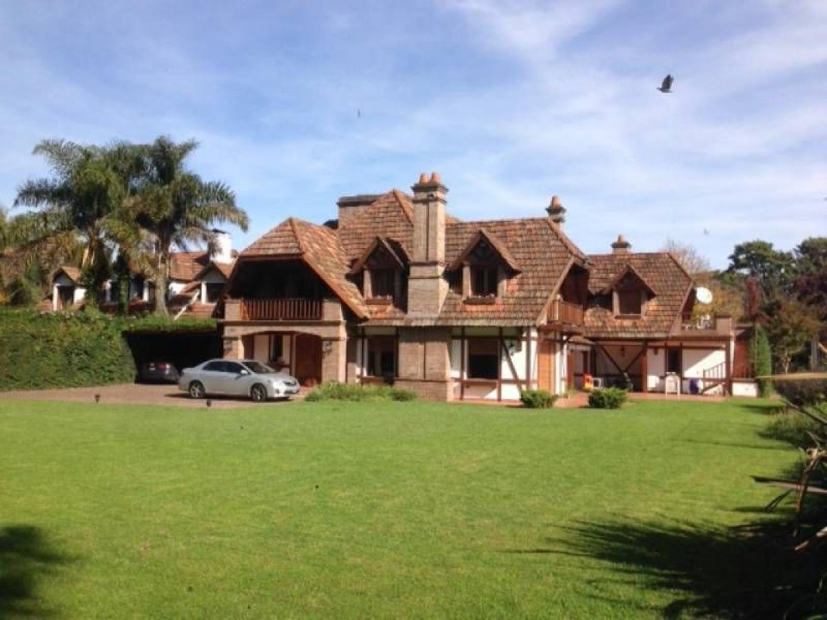 5 bedrooms House in San Isidro, Argentina No. 12664