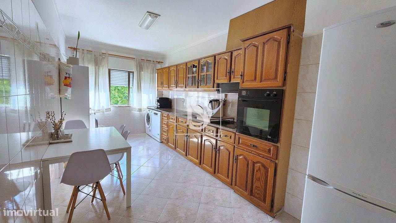 3 bedrooms Apartment in Entroncamento, Portugal No. 254786
