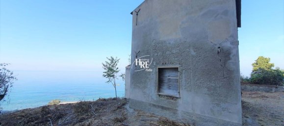 3 rooms House in Acquappesa, Italy No. 166547 3