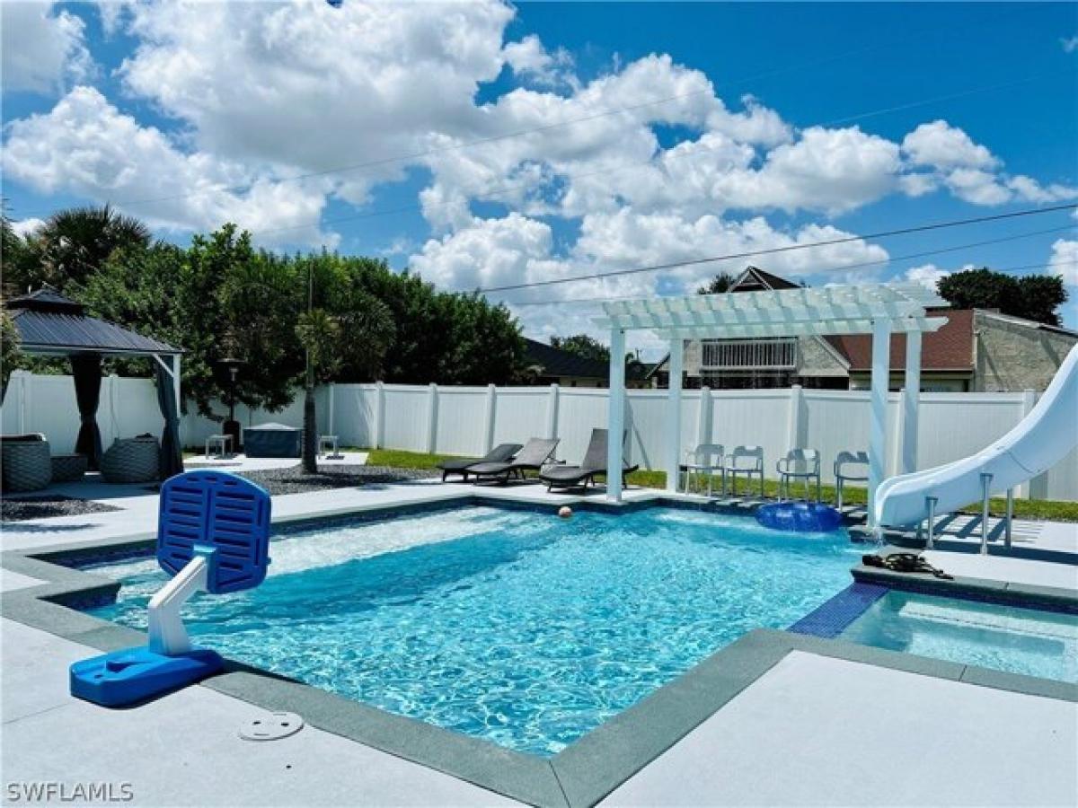 5 bedrooms House in Cape Coral, USA No. 427319