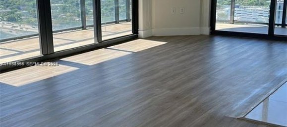 2 Schlafzimmer Gewerbliche Immobilien in Miami, USA, Nr. 615539 4