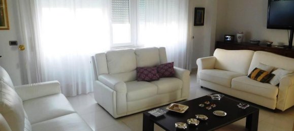 6-salle Maison à Livorno, Italy No. 137768 3