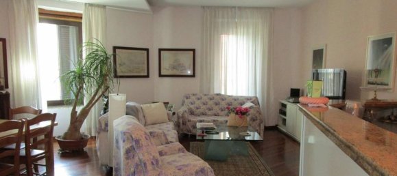 Квартира с 3 комнатами в Монца, Италия № 98387 5