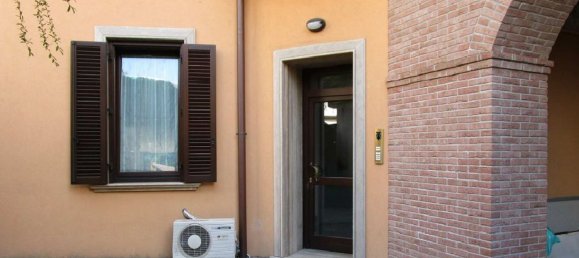 Квартира с 3 комнатами в Монца, Италия № 98387 4