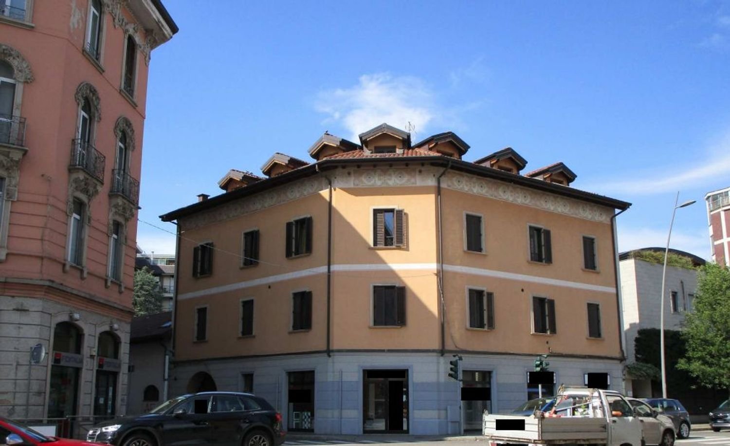 Квартира с 3 комнатами в Монца, Италия № 98387