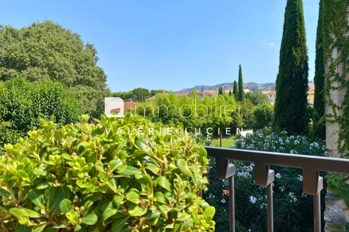 5 rooms Apartment in Saint-Remy-de-Provence, France No. 289572