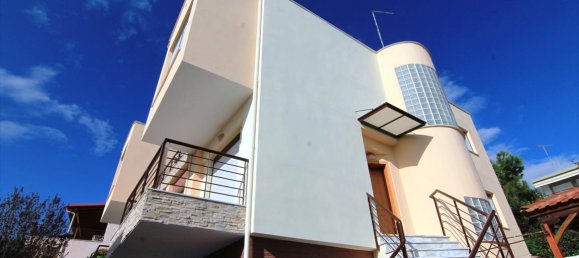 4 bedrooms Property in Panorama, Greece No. 6848 5