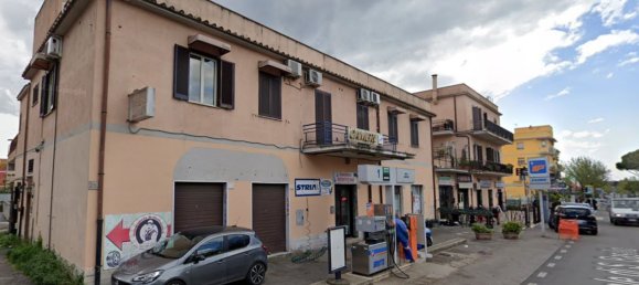 6 bedrooms Apartment in Rome, Italy No. 330025 2