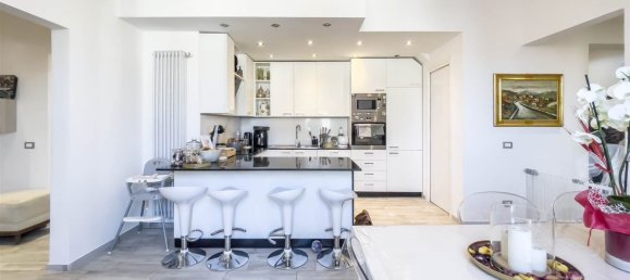 6 rooms Apartment in Sarzana, Italy No. 188274 9