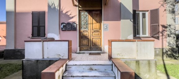 6 rooms Apartment in Sarzana, Italy No. 188274 32