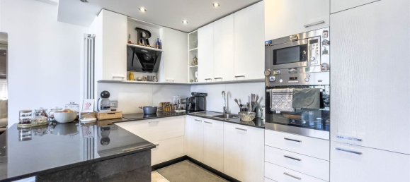 6 rooms Apartment in Sarzana, Italy No. 188274 6