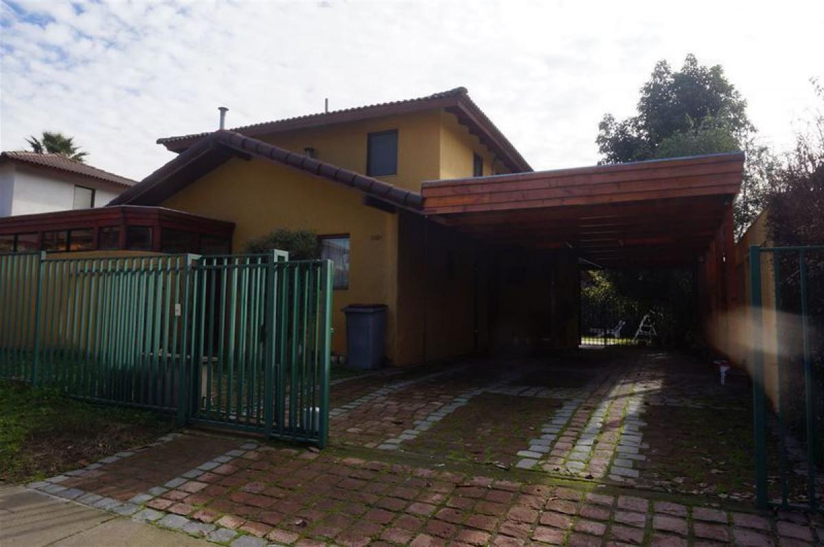 4 bedrooms House in Santiago, Chile No. 5565