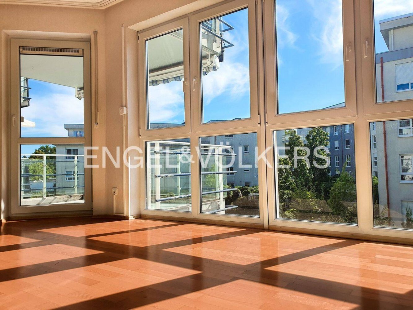 Квартира с 2 спальнями в Висбаден, Германия № 371653