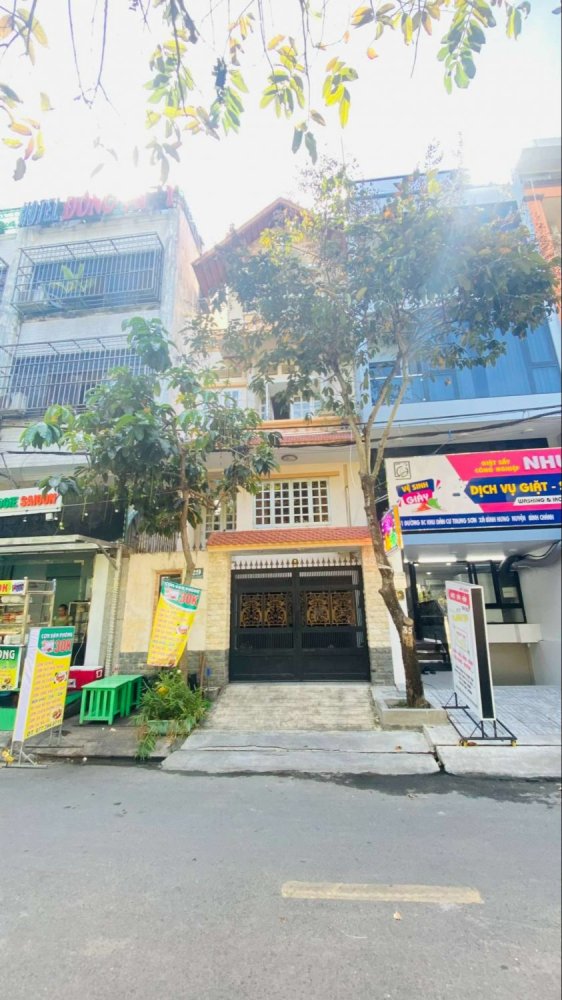 100m² Townhouse in Binh Chanh, Vietnam No. 12842