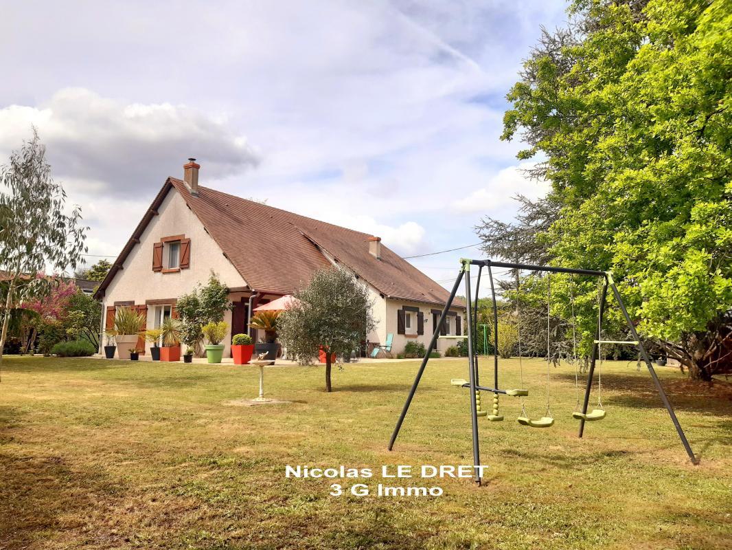 Casa de 4 dormitorios en Saint-Denis-en-Val, France No. 224824