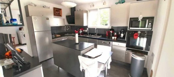 Casa de 4 dormitorios en Saint-Denis-en-Val, France No. 224824 6