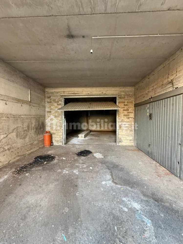 Garagem em Rome, Italy 96 m² N.º 388764