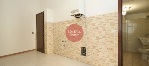 2 rooms Apartment in Mariano Comense, Italy No. 162822 4