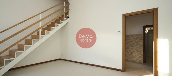 2 rooms Apartment in Mariano Comense, Italy No. 162822 3