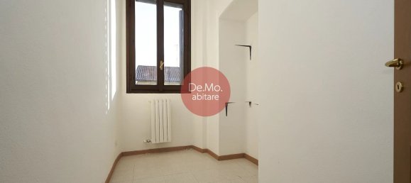 2 rooms Apartment in Mariano Comense, Italy No. 162822 10