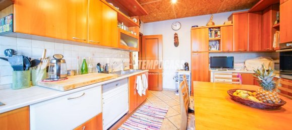 5 rooms Villa in Gazzada Schianno, Italy No. 104549 9