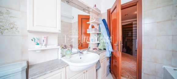 5 rooms Villa in Gazzada Schianno, Italy No. 104549 21