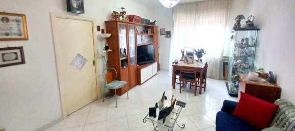 3-salle Appartement à Foggia, Italy No. 301758 4