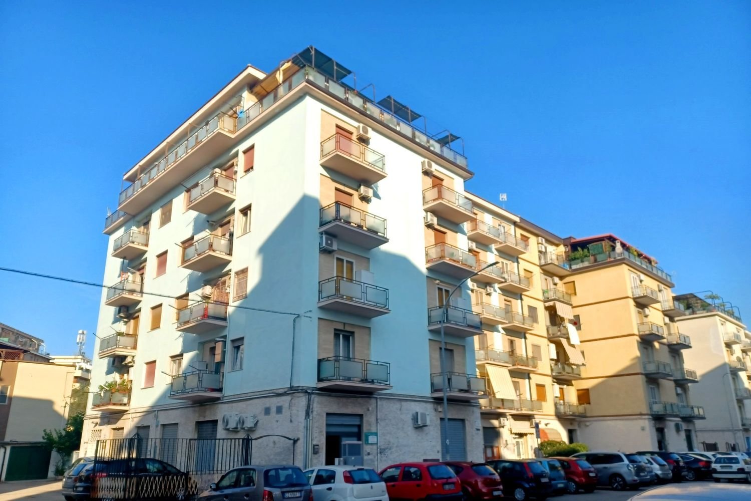 3-salle Appartement à Foggia, Italy No. 301758