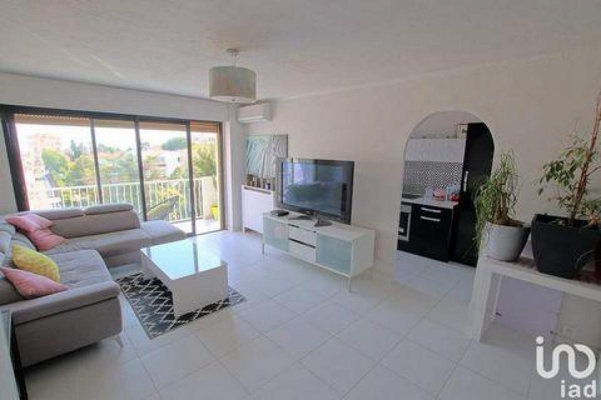 2 bedrooms Condo in Cannes, France No. 15683
