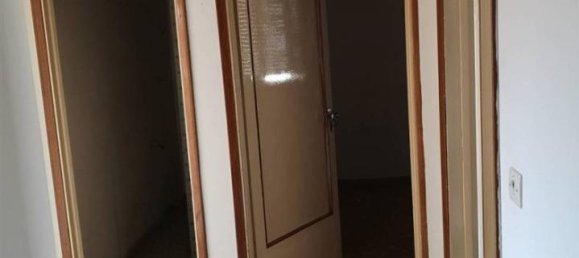 3 rooms Apartment in San Giovanni Valdarno, Italy No. 140143 10