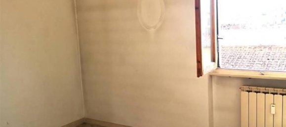 3 rooms Apartment in San Giovanni Valdarno, Italy No. 140143 5