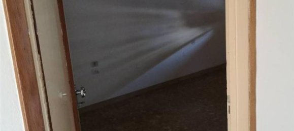 3 rooms Apartment in San Giovanni Valdarno, Italy No. 140143 12