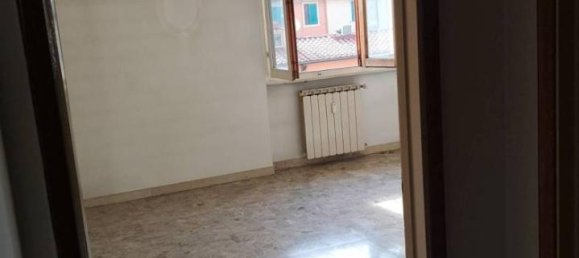 3 rooms Apartment in San Giovanni Valdarno, Italy No. 140143 11