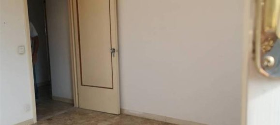 3 rooms Apartment in San Giovanni Valdarno, Italy No. 140143 2