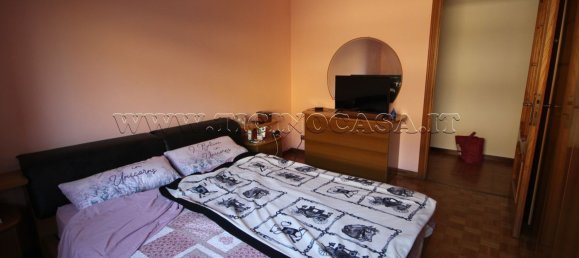 3 bedrooms Apartment in Magenta, Italy No. 65464 9