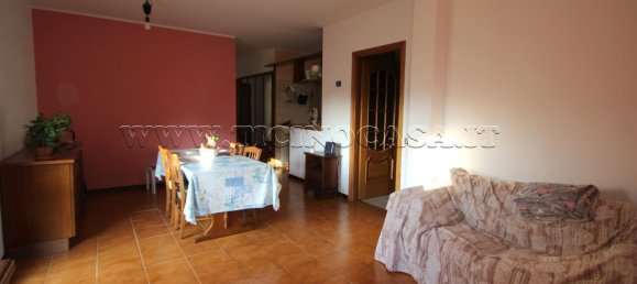 3 bedrooms Apartment in Magenta, Italy No. 65464 2