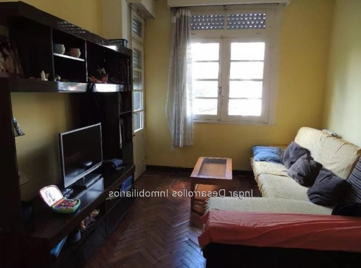 Apartamento de 3 dormitorios en Montevideo, Uruguay No. 3244