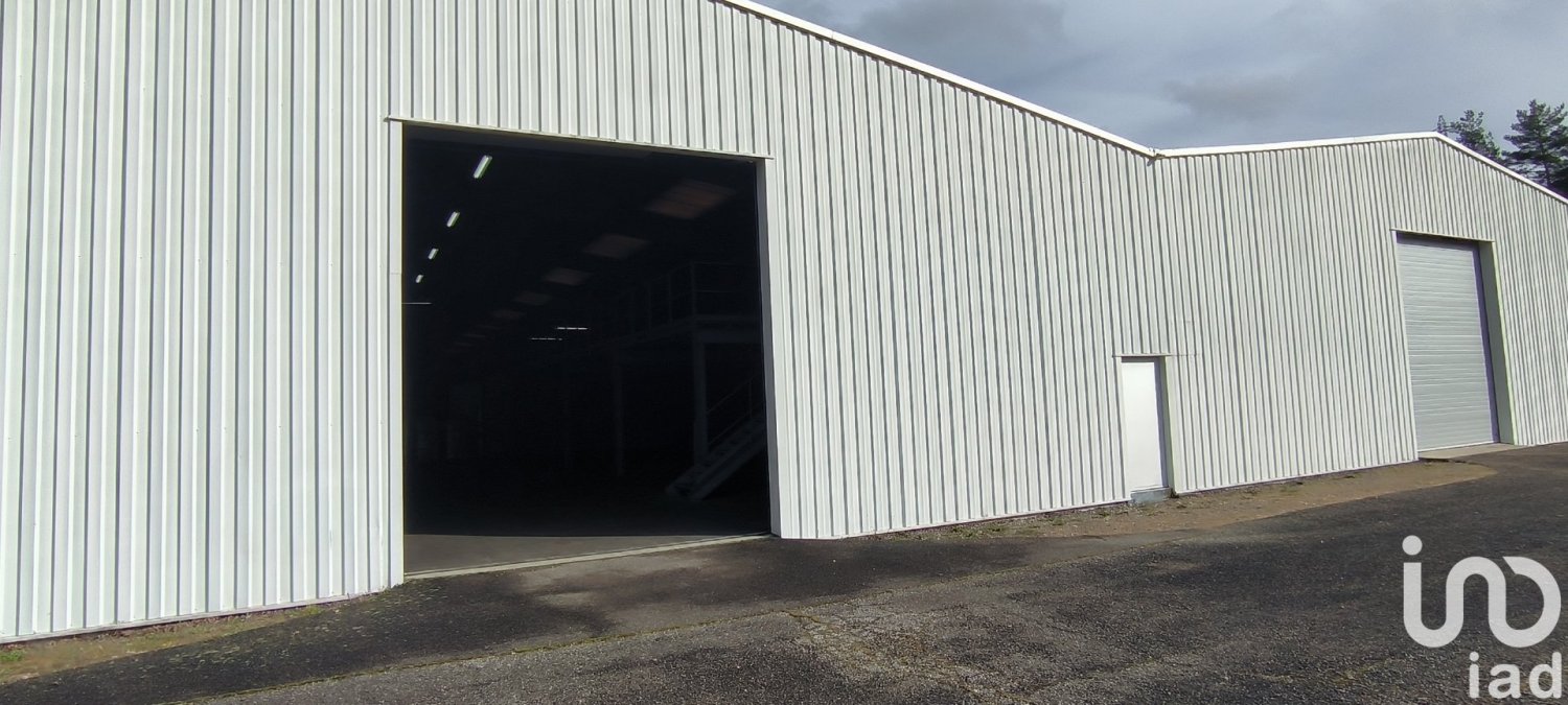 320m² Building in Firminy, France No. 269075