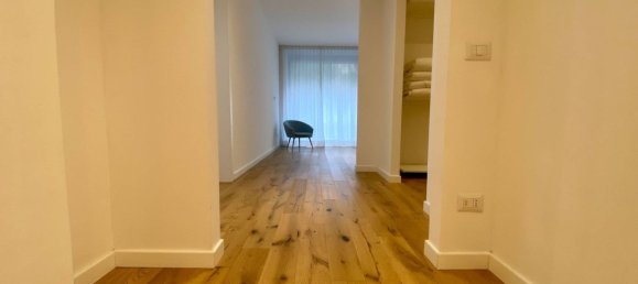 3 bedrooms Apartment in Milan, Italy No. 362268 20